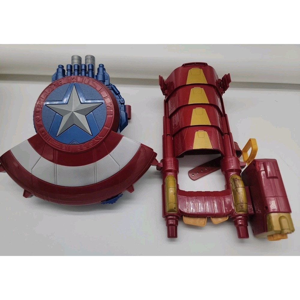 Captain America Blaster Reveal Shield + Iron Man Armor Marvel NERF Shooter